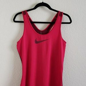 New Nike women workout top